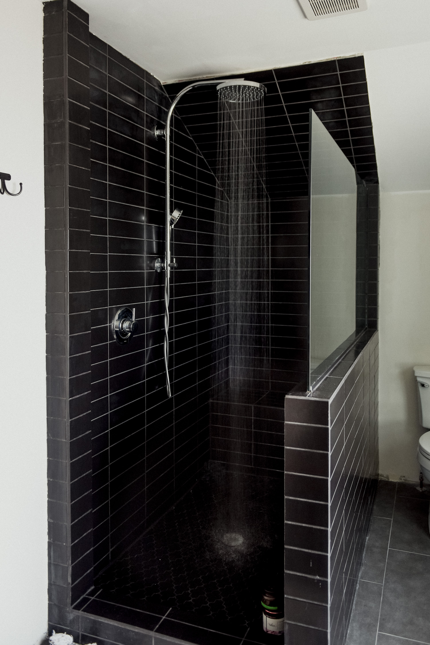 Are Doorless Showers Cold? Debunking the Myth - Oak Abode