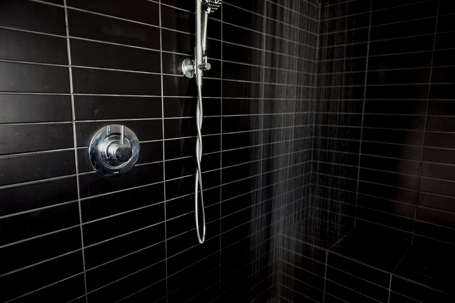 Are Doorless Showers Cold? Debunking the Myth - Oak Abode